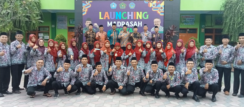 Guru MAN 1 Tulungagung dalam Launching Madrasah Digital Terpadu